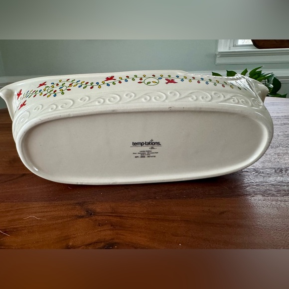 Temptations Winter Whimsy Christmas Sleigh Serving Bowl Lights Cardinals - Picture 6 of 11